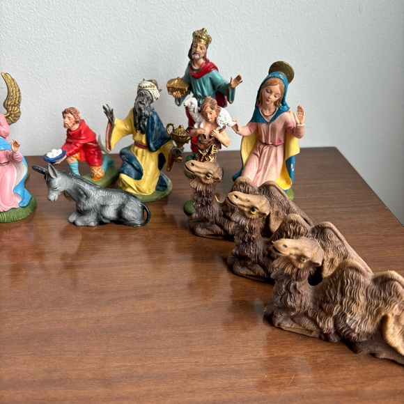 22 Piece Fontanini & Italy Nativity Figure Lot - Picture 5 of 10